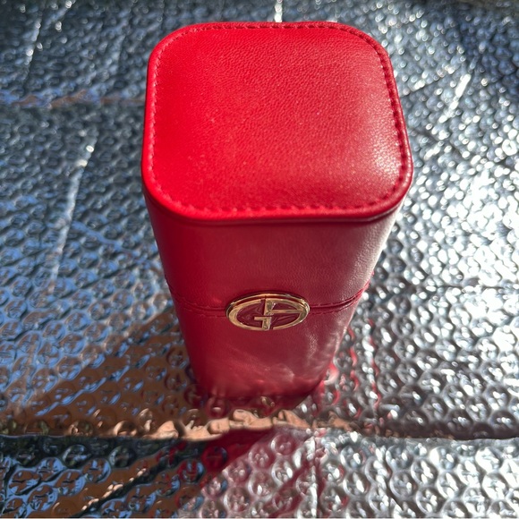 GIORGIO ARMANI BEAUTY • CHERRY RED LEATHER TRAVEL COSMETICS CASE - Picture 5 of 8